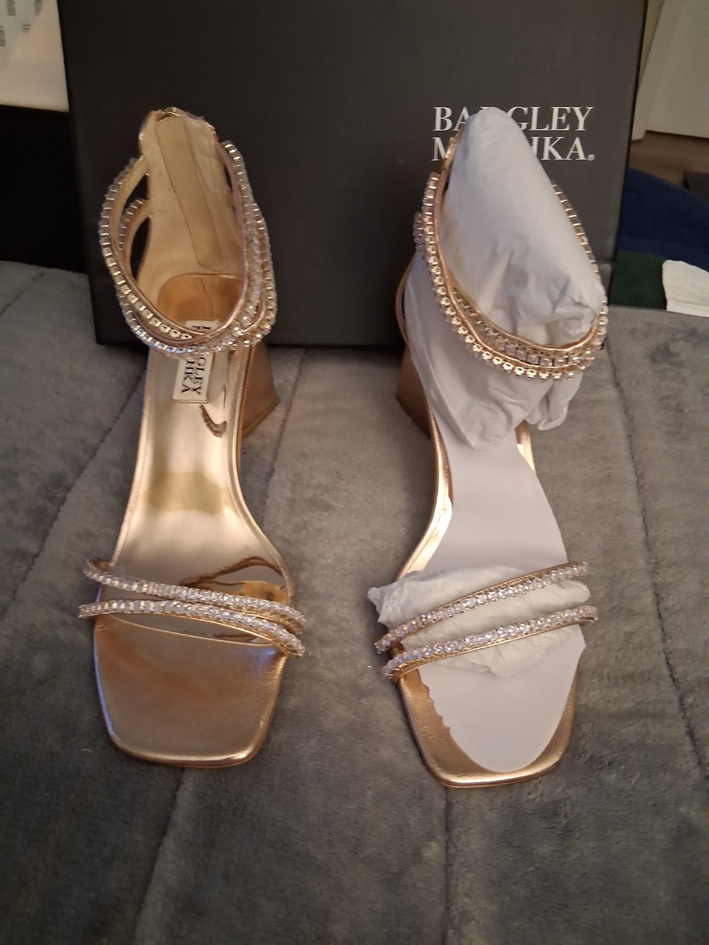Badgley Mischka US SIZE 8 Women’s Gold Embellished Block Heel Sandals New W/box
